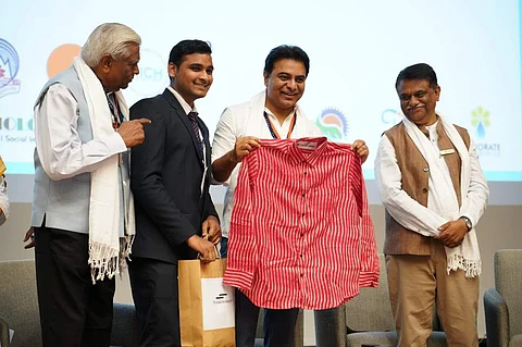 Saikiran with KTR | (Pic: The Jobless Street)