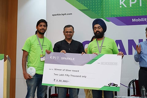 Tarandeep Singh along with his team