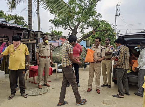 Distributing kits | (Pic: Shilpa Rao)
