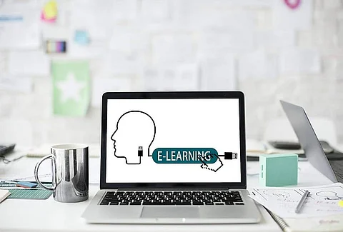 Let's learn online | (Pic: Internet)