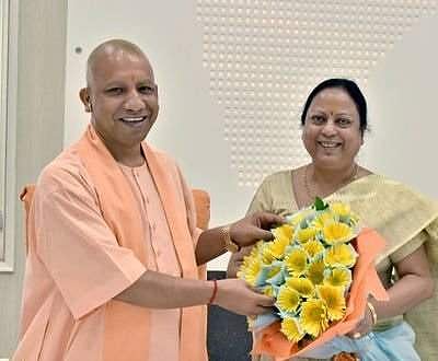UP Chief Minister Yogi Adityanath with Kamal Rani Varun (Pic: Twitter)