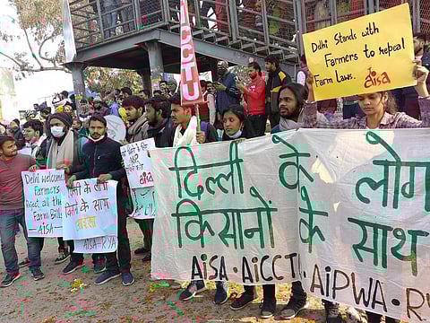 Students have gathered across Delhi to welcome the farmers' rally (Pic:Sourced)