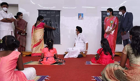 Chief Minister, M K Stalin attends Illam Thedi Kalvi Session with children (Picture: Twitter)