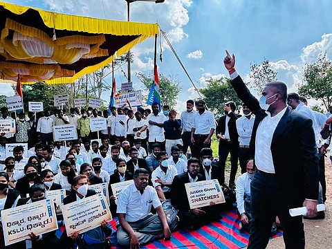 KSLU students may gherao Suvarna Soudha in Belgaum demanding cancellation of in-person exams