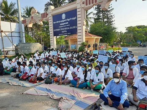 Students protesting at Erode