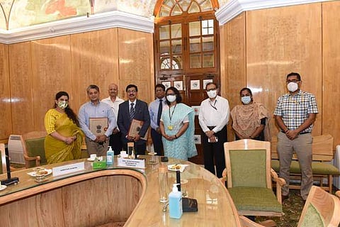 Representatives of Finance Ministry and Microsoft during the MoU signing event. (Pic: PIB)