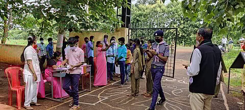 Students entering the school campus on exam day (Picture: Edexlive)