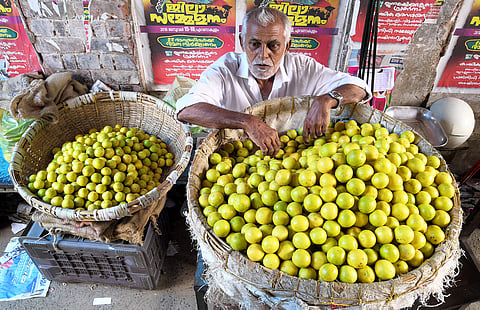Picture of lemon seller and lemons for representational purposes only | (Pic: Edexlive)