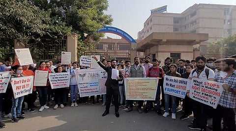 Foreign Medical Graduates protesting in front of the NMC headquarters in New Delhi | Pic: Sourced