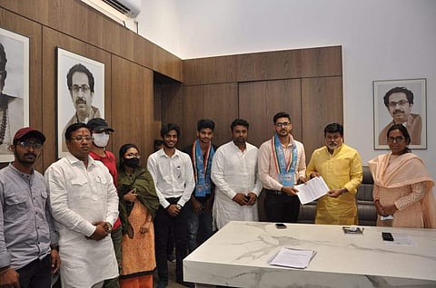 Students of Mumbai University approached Uday Samant, the Minister of Higher and Technical Education, Maharashtra | (Pic: Sourced)