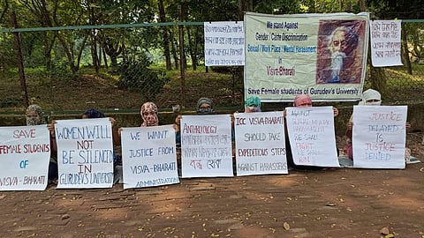 A picture of students on strike on October 17
