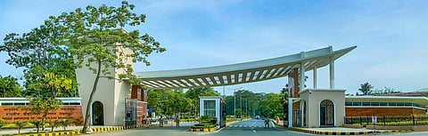 A picture of IIT Kharagpur main entrance