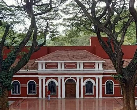 Karnataka: Educationists hit out at gov't for allowing financial autonomy to UVCE colleges