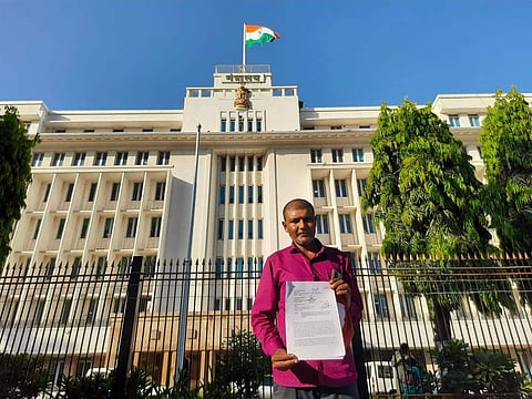 Deceased student's father at the CM's office. Pic: @AppscIITb