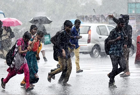 Schools in several districts shut due to heavy rains, snow in Jammu and Kashmir