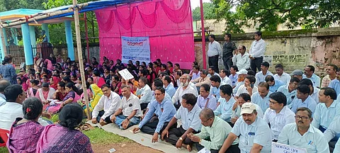 Picture of the protest staged by the teachers