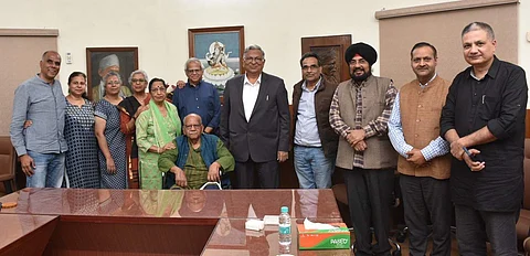 BHU receives donations to launch two scholarships for Chemistry students 