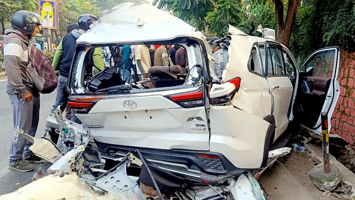 Dehradun: Innova collides with truck; Six students killed in fatal road ...