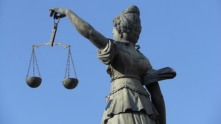 The idea of neutral law