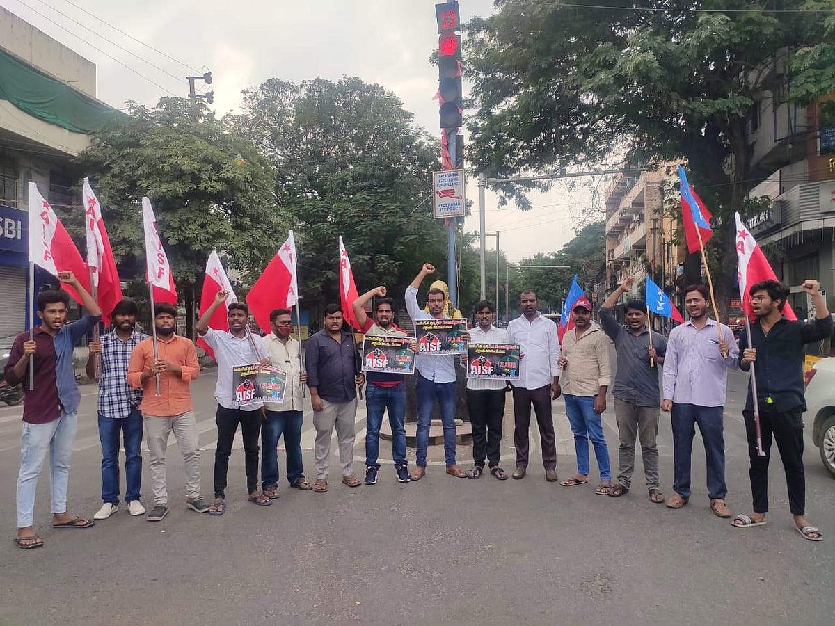 AIYF, AISF protest, demand Telangana govt to release Rs 3,300 crore ...