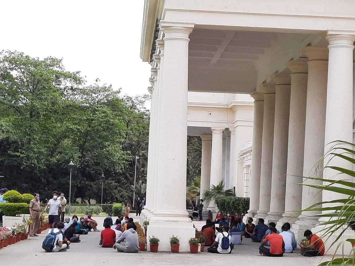 PhD scholars hold sit-in protest as IIT Roorkee asks non-infected ...
