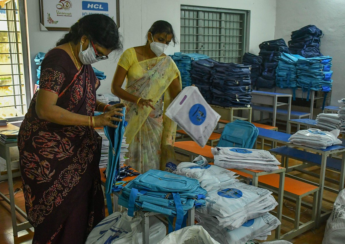 Rajasthan Milk And Free Uniforms To Gov T School Students Of Classes I